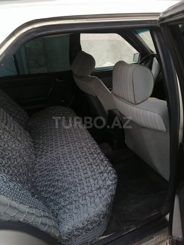 Mercedes E 250 1990, 225,000 km - 2.5 л - Xaçmaz