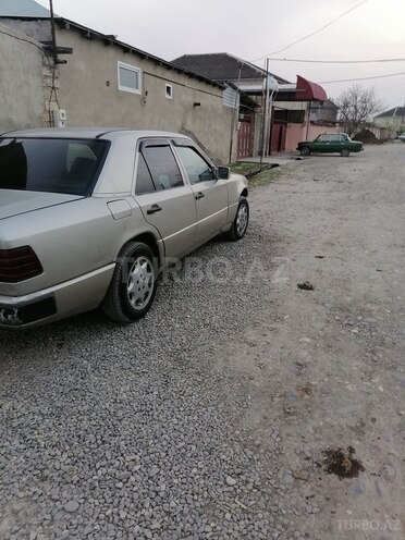 Mercedes E 250 1990, 225,000 km - 2.5 л - Xaçmaz