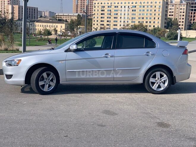 Mitsubishi Lancer 2010, 178,885 km - 2.0 l - Bakı
