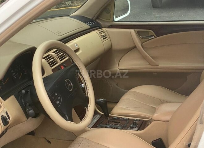 Mercedes E 240 2000, 256,800 km - 2.4 l - Bakı