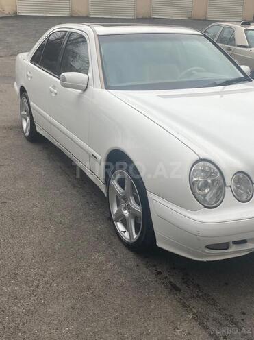 Mercedes E 240 2000, 256,800 km - 2.4 l - Bakı