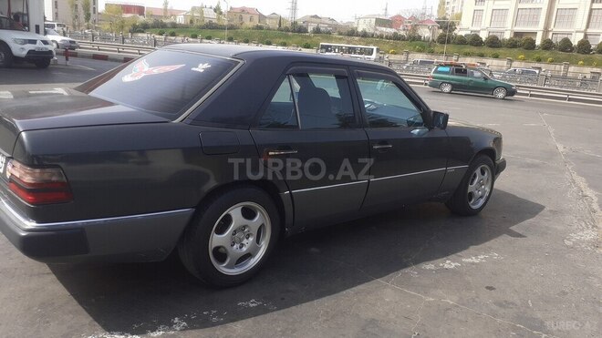 Mercedes E 200 1992, 388,000 km - 2.0 l - Bakı