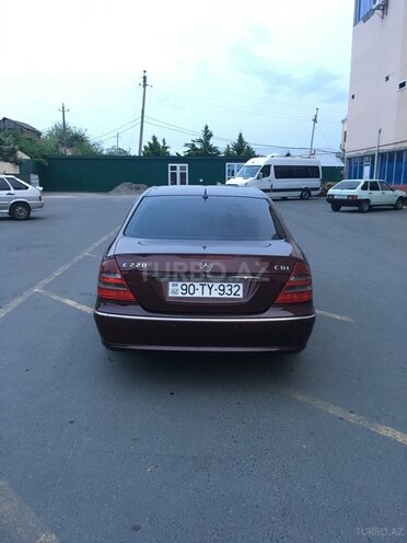 Mercedes E 220 2006, 332,000 km - 2.2 l - Zaqatala