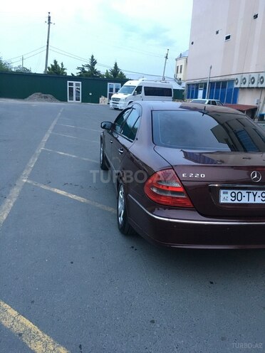 Mercedes E 220 2006, 332,000 km - 2.2 l - Zaqatala