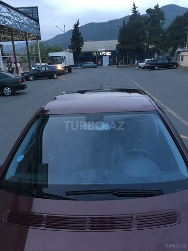 Mercedes E 220 2006, 332,000 km - 2.2 l - Zaqatala