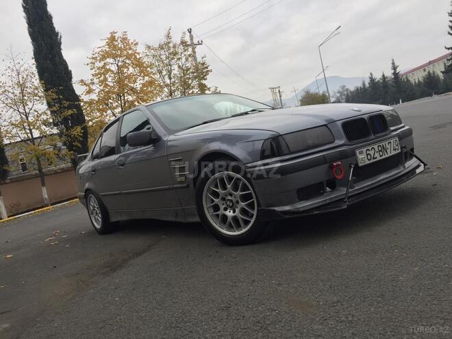 BMW 318 1994, 444,256 km - 1.8 l - Zaqatala
