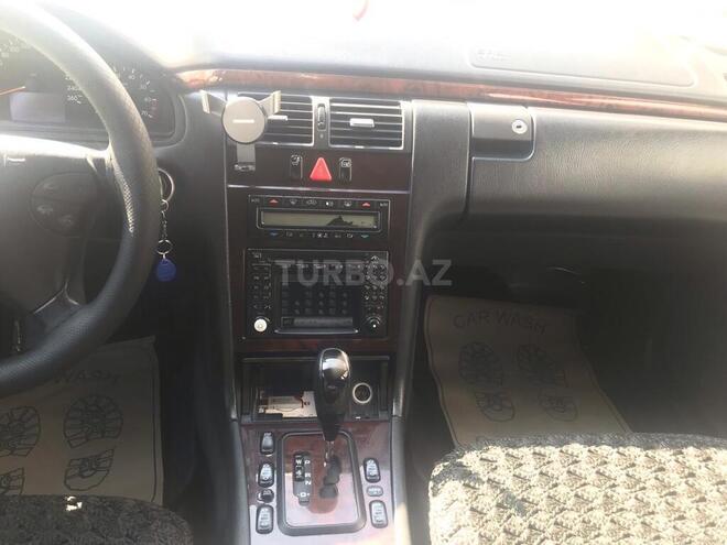 Mercedes E 240 2001, 197,229 km - 2.6 l - Bakı