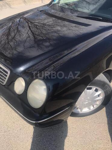Mercedes E 240 2001, 197,229 km - 2.6 l - Bakı