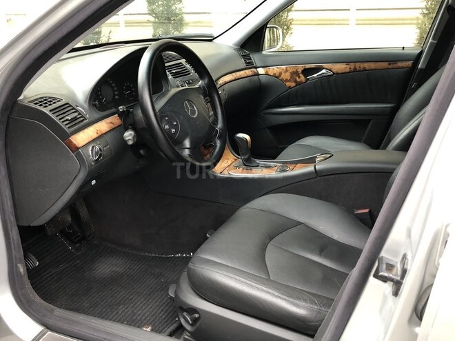 Mercedes E 320 2002, 287,000 km - 3.2 л - Bakı