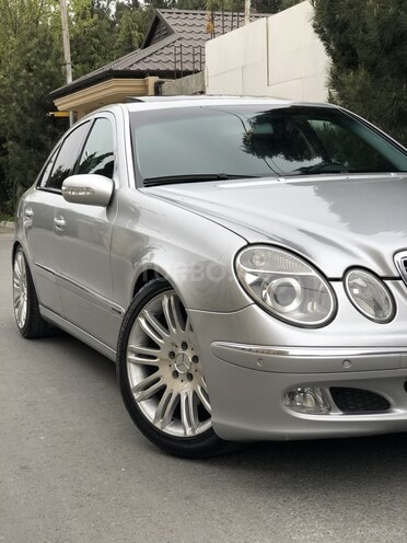Mercedes E 320 2002, 287,000 km - 3.2 л - Bakı