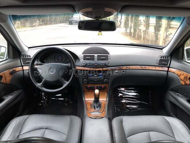 Mercedes E 320 2002, 287,000 km - 3.2 л - Bakı
