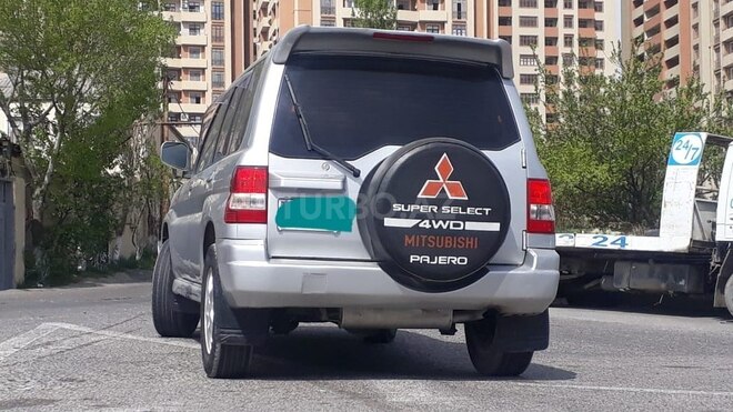 Mitsubishi Pajero io 2001, 210,000 km - 2.0 л - Bakı