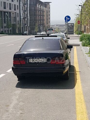 Mercedes E 240 1998, 397,000 km - 2.4 l - Bakı