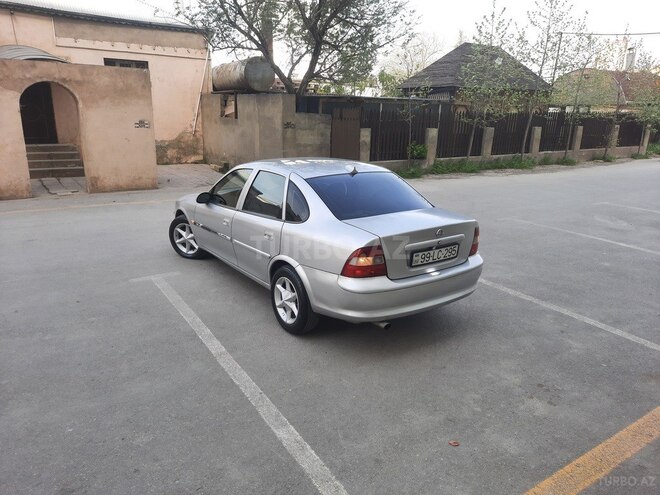 Opel Vectra 1996, 272,000 km - 1.8 l - Sumqayıt