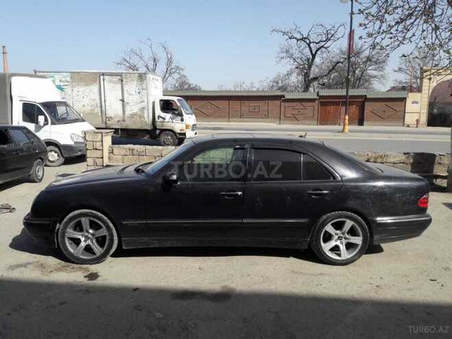 Mercedes E 240 1999, 258,000 km - 2.4 l - Quba