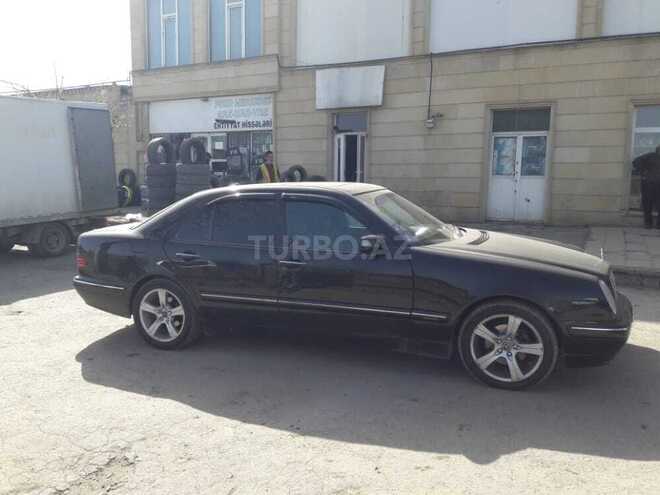 Mercedes E 240 1999, 258,000 km - 2.4 l - Quba