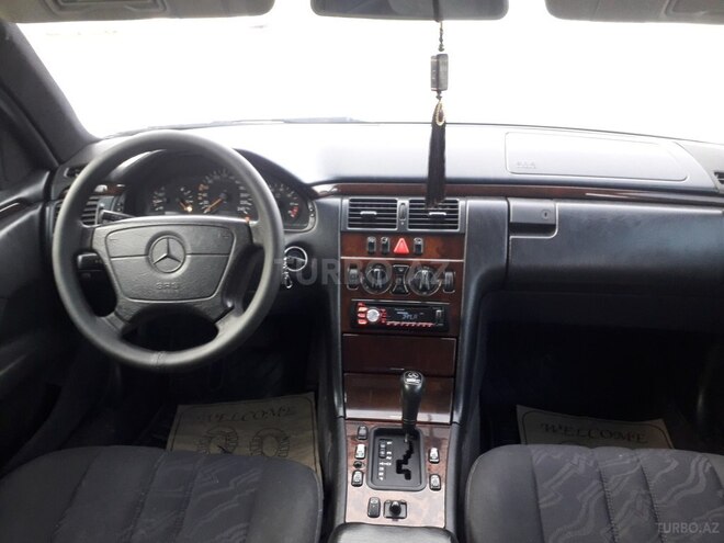 Mercedes E 230 1997, 265,938 km - 2.3 l - Sumqayıt