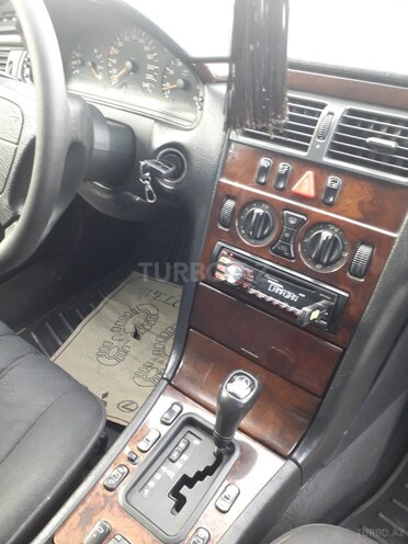 Mercedes E 230 1997, 265,938 km - 2.3 l - Sumqayıt