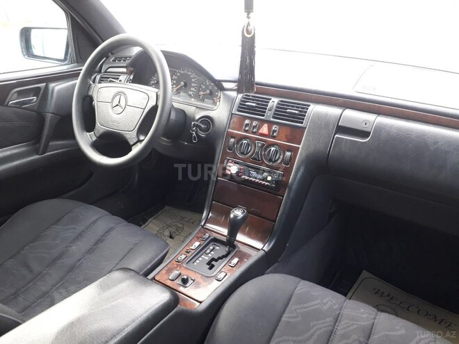 Mercedes E 230 1997, 265,938 km - 2.3 l - Sumqayıt