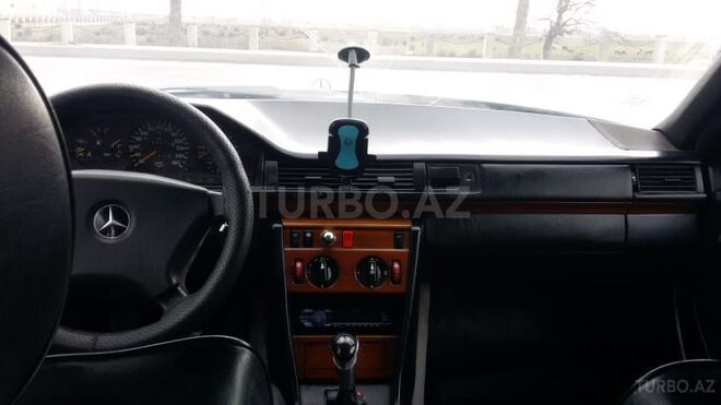 Mercedes E 200 1989, 248,300 km - 2.0 l - Bakı