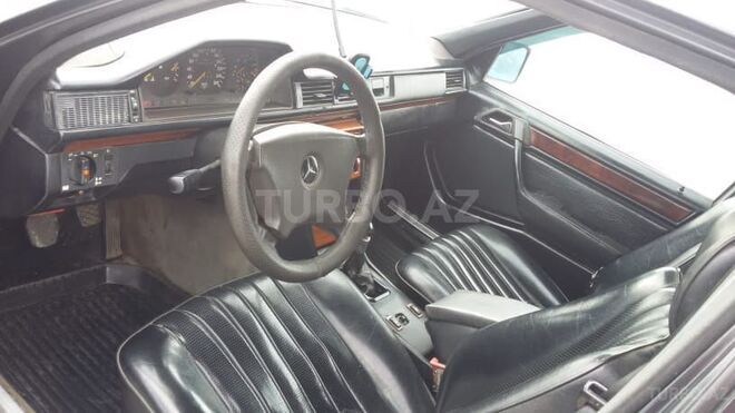 Mercedes E 200 1989, 248,300 km - 2.0 l - Bakı