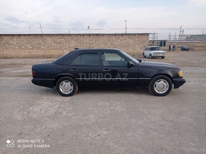Mercedes E 200 1989, 248,300 km - 2.0 l - Bakı