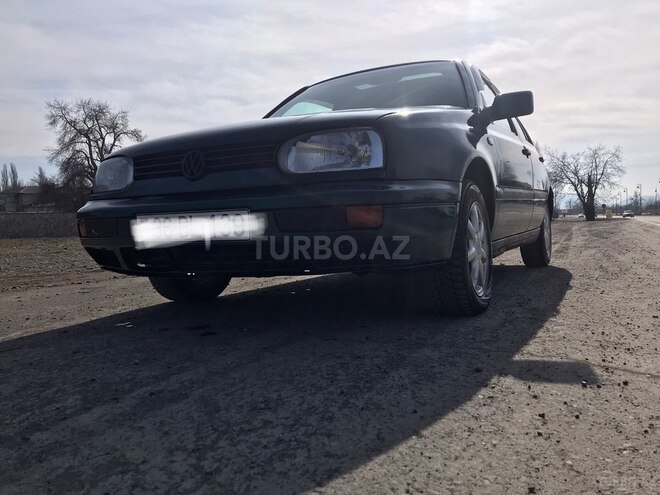 Volkswagen Golf 1997, 160,000 km - 1.8 l - Qəbələ