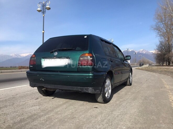 Volkswagen Golf 1997, 160,000 km - 1.8 l - Qəbələ