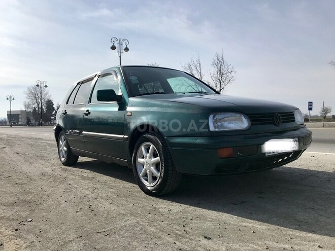 Volkswagen Golf 1997, 160,000 km - 1.8 l - Qəbələ