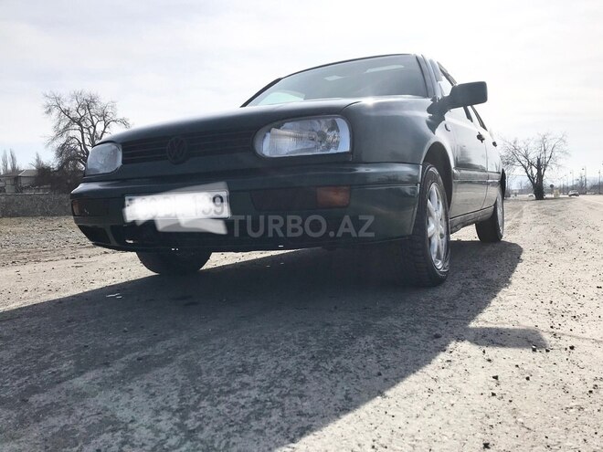 Volkswagen Golf 1997, 160,000 km - 1.8 l - Qəbələ