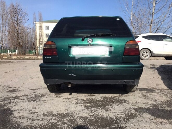 Volkswagen Golf 1997, 160,000 km - 1.8 l - Qəbələ