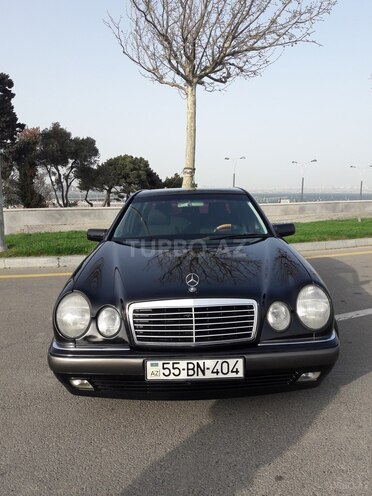 Mercedes E 240 1998, 130,000 km - 2.4 l - Bakı