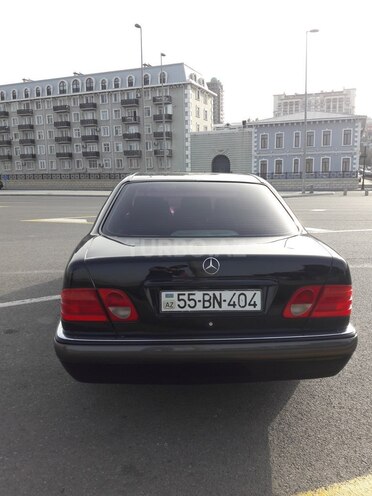 Mercedes E 240 1998, 130,000 km - 2.4 l - Bakı