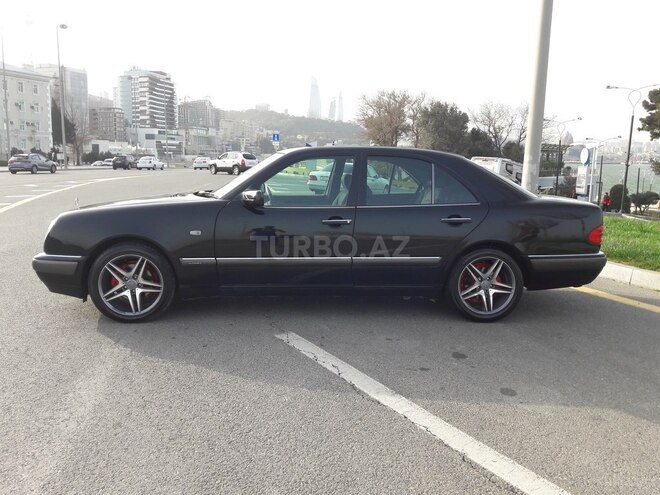 Mercedes E 240 1998, 130,000 km - 2.4 l - Bakı