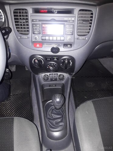 Kia Rio 2010, 129,768 km - 1.4 л - Bakı