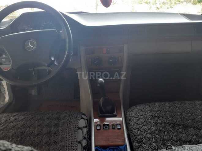 Mercedes E 230 1992, 200,000 km - 2.3 l - Bakı