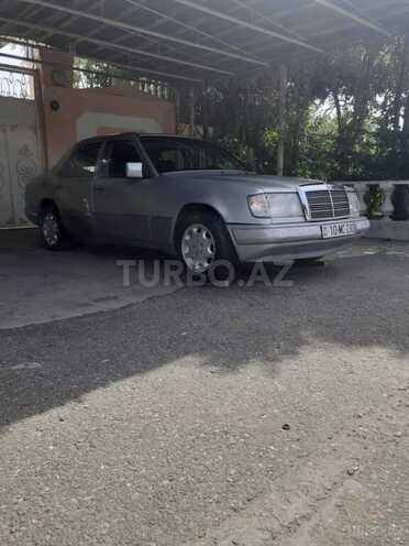 Mercedes E 230 1992, 200,000 km - 2.3 l - Bakı