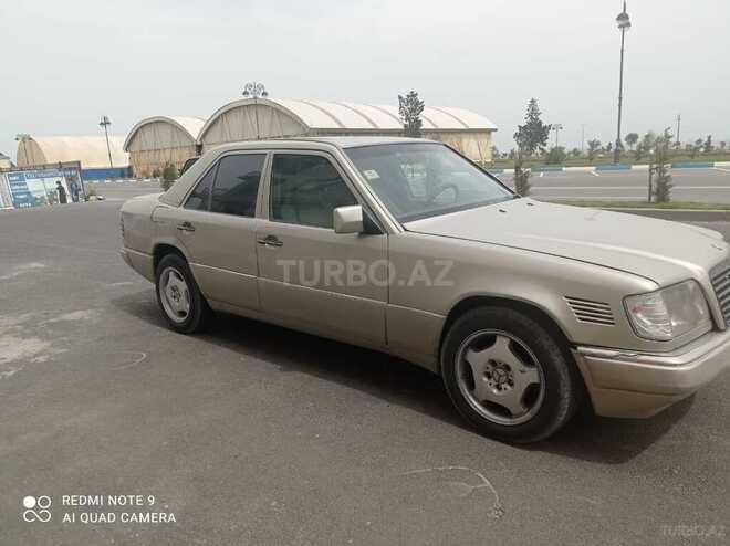 Mercedes E 250 1994, 325,000 km - 2.5 l - Sumqayıt