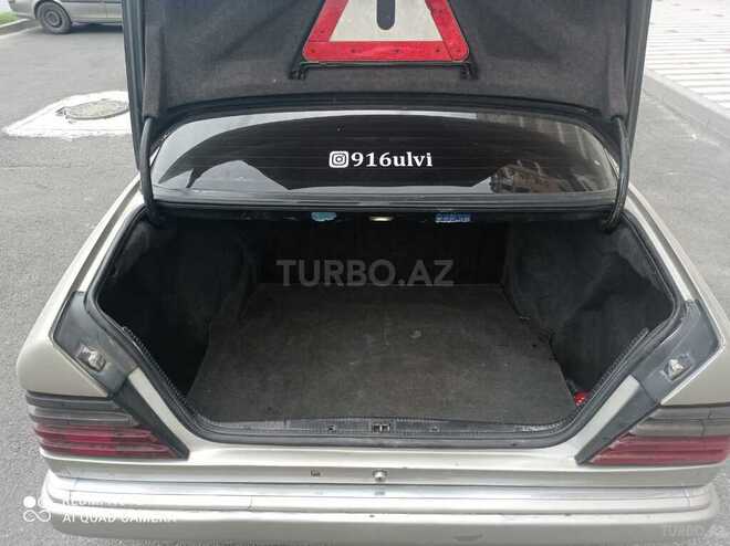 Mercedes E 250 1994, 325,000 km - 2.5 l - Sumqayıt