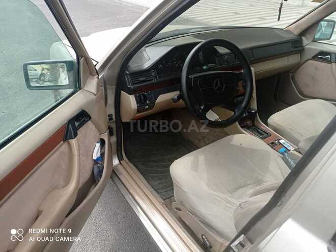 Mercedes E 250 1994, 325,000 km - 2.5 l - Sumqayıt