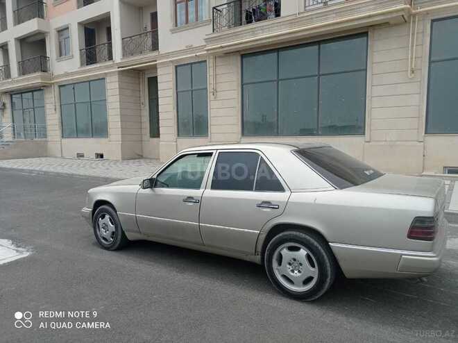 Mercedes E 250 1994, 325,000 km - 2.5 l - Sumqayıt