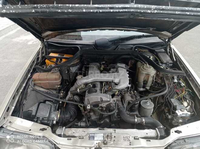 Mercedes E 250 1994, 325,000 km - 2.5 l - Sumqayıt
