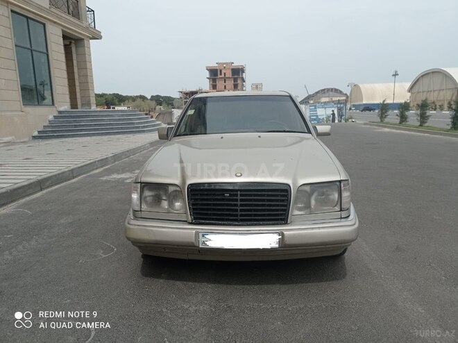 Mercedes E 250 1994, 325,000 km - 2.5 l - Sumqayıt