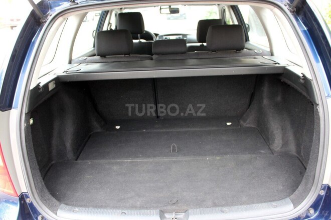 Toyota Corolla 2006, 180,000 km - 1.4 l - Bakı
