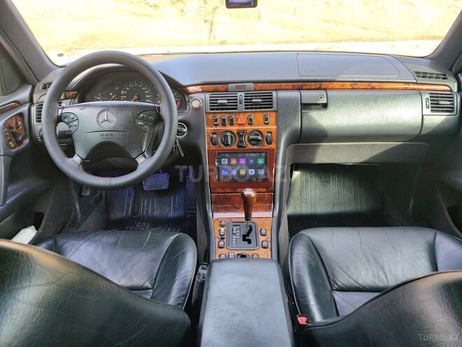 Mercedes E 230 1997, 328,200 km - 2.3 l - Bakı