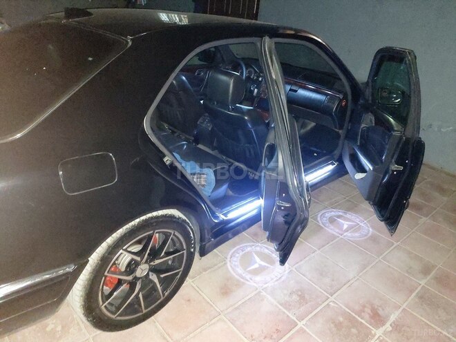 Mercedes E 230 1997, 328,200 km - 2.3 l - Bakı