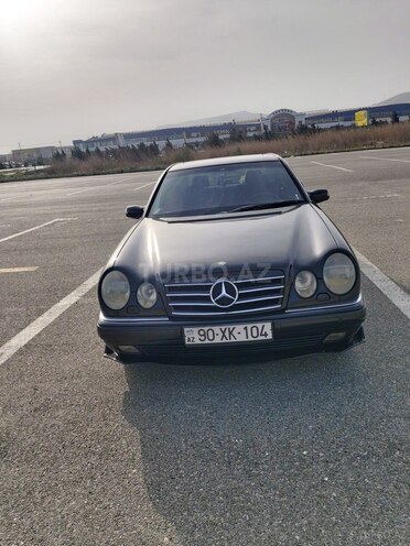 Mercedes E 230 1997, 328,200 km - 2.3 l - Bakı