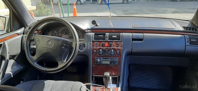 Mercedes E 220 1999, 400,000 km - 2.2 л - Bakı