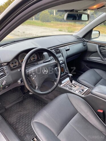 Mercedes E 270 2001, 430,000 km - 2.7 l - Bakı