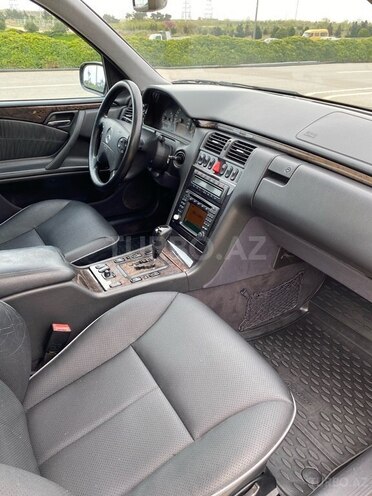 Mercedes E 270 2001, 430,000 km - 2.7 l - Bakı